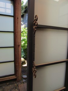 I love the details on the doors.