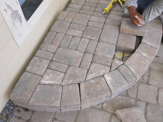 Steps to mimic the shape of the patio.