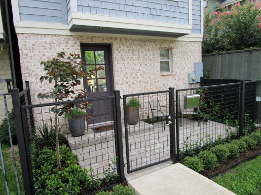 Patio courtyard installed by Ravenscourt Landscaping & Design LLC 