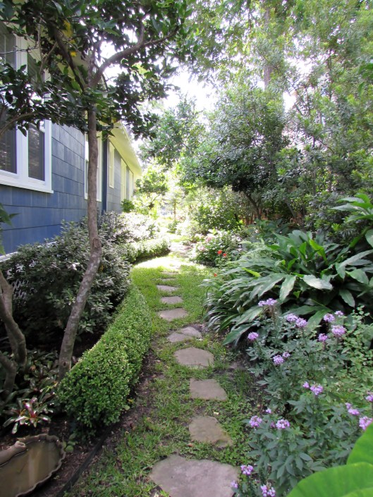 IMG_0412Heights Garden Club Tour